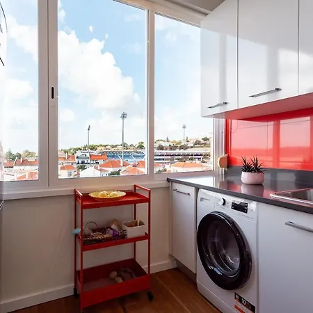 Stunning Belem Views Bright 2-bed Апартаменты *
